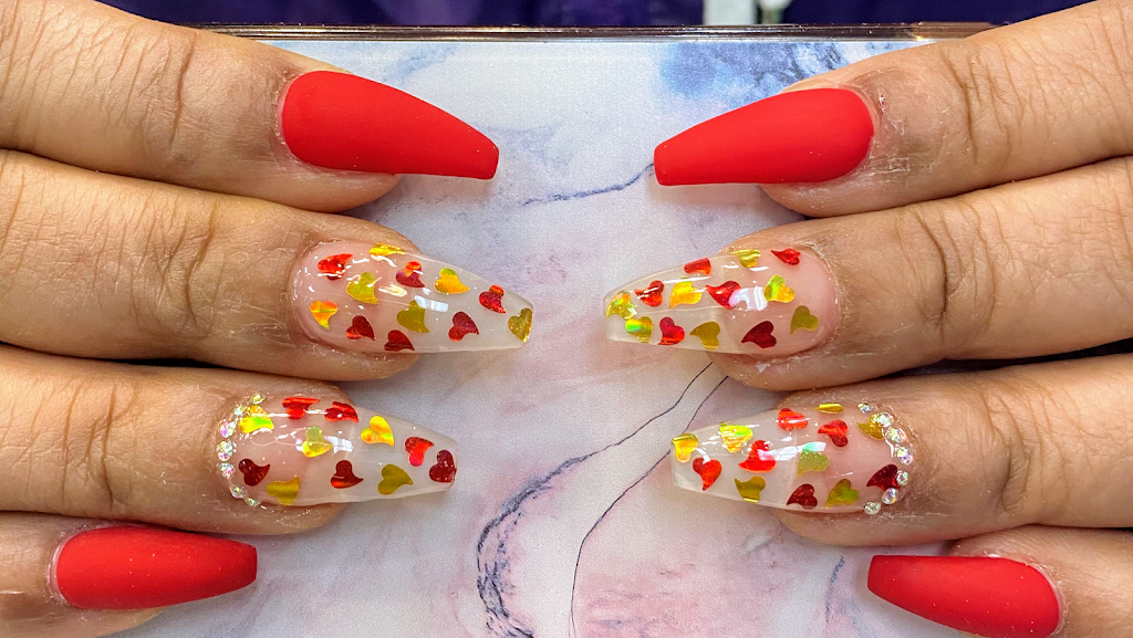 Elegant Nails 98031