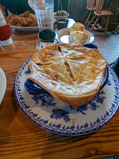 American Restaurant «Cracker Barrel Old Country Store», reviews and photos, 2421 Old Country Inn Dr, Caseyville, IL 62232, USA