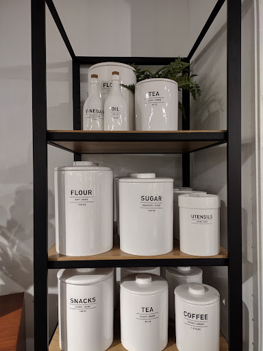 Furniture Store «west elm», reviews and photos, 400 W 47th St, Kansas City, MO 64112, USA