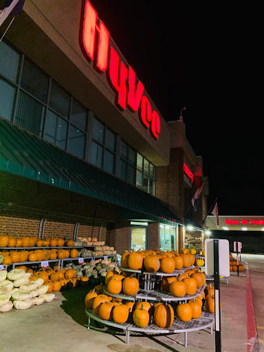 Supermarket «Hy-Vee», reviews and photos, 7101 University Ave, Windsor Heights, IA 50324, USA