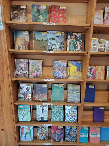 Book Store «Half Price Books», reviews and photos, 5017 Excelsior Blvd, St Louis Park, MN 55416, USA