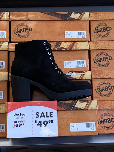 Shoe Store «Shoe Carnival», reviews and photos, 466 Pinnacle Pkwy, Bristol, TN 37620, USA