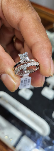 Shopping Mall «Seminole Square Shopping Center», reviews and photos, 200 Zan Rd, Charlottesville, VA 22901, USA