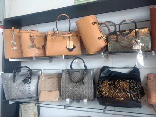 Stores to buy women's shoulder bag Leon
