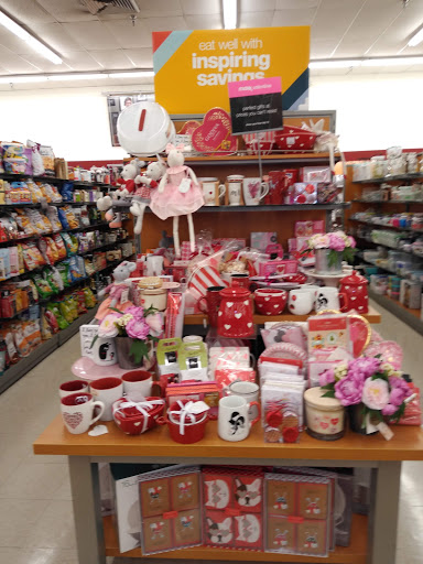 Department Store «T.J. Maxx», reviews and photos, 7555 W Hillsborough Ave, Tampa, FL 33615, USA