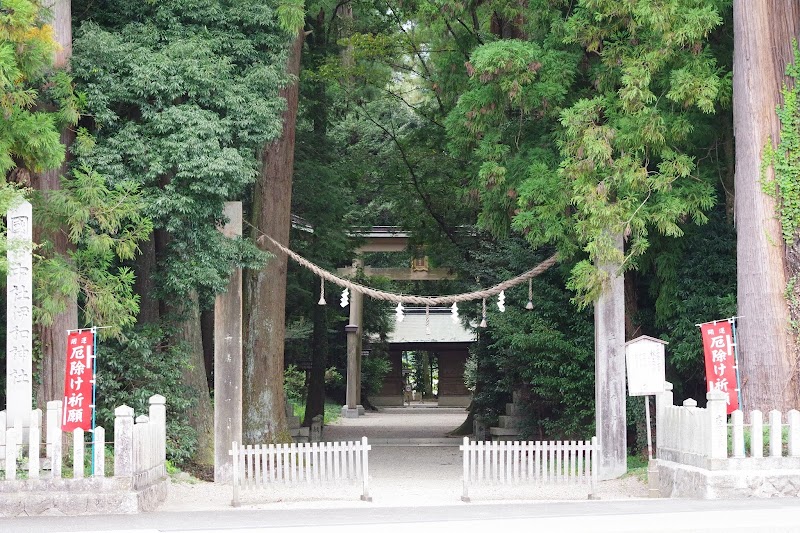 伊和神社 参道