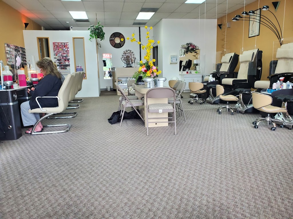 L V Nails 17527