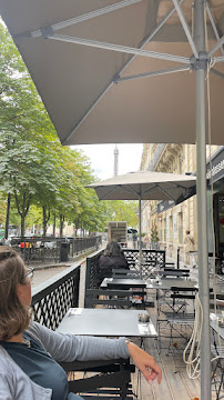 Atmosphère du Restaurant de hamburgers Schwartz’s Deli à Paris - n°3