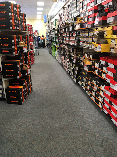 Shoe Store «Shoe Carnival», reviews and photos, 6192 20th St, Vero Beach, FL 32966, USA