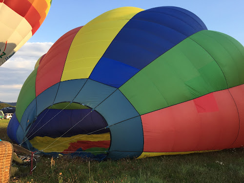 Agence de vols touristiques en montgolfière Montgolfière Club du Velay Saint-Jeures