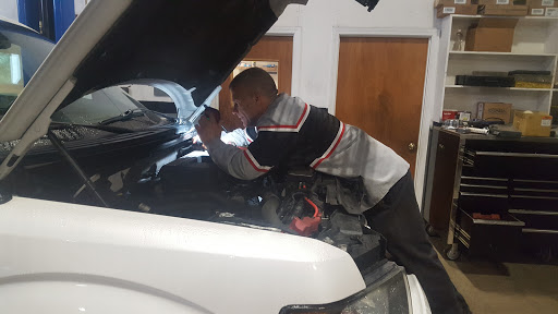 Auto Repair Shop «Rays Auto Repair Dracut», reviews and photos, 42 Chuck Dr, Dracut, MA 01826, USA