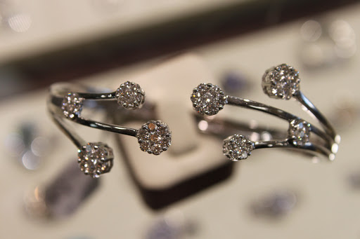 Jewelry Store «Jewelry World», reviews and photos, 26530 Bouquet Canyon Rd, Santa Clarita, CA 91350, USA