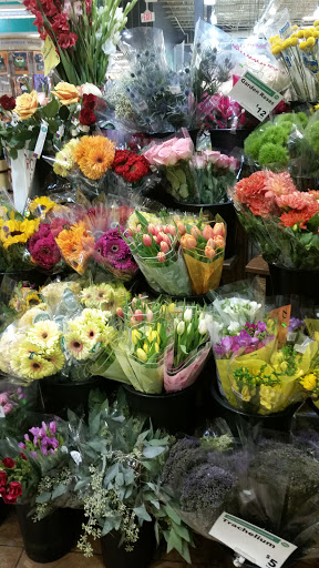 Grocery Store «Whole Foods Market», reviews and photos, 575 Worcester Rd, Framingham, MA 01701, USA