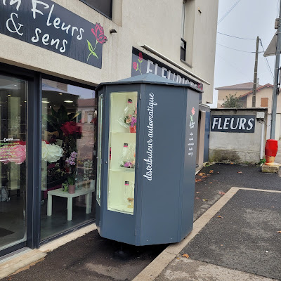Kiosque distributeur de fleurs 24/24 7j/7 à Mionnay