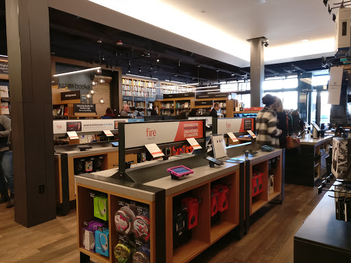 Book Store «Amazon Books», reviews and photos, 4601 26th Ave NE, Seattle, WA 98105, USA