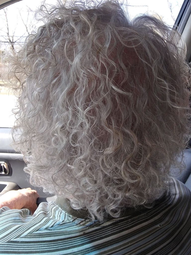 Devine Hair Design 02857