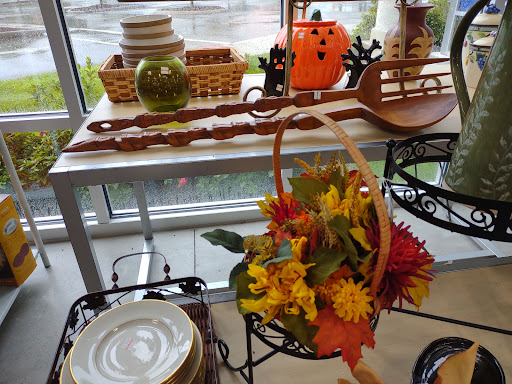 Thrift Store «Goodwill Warwick Retail Store», reviews and photos, 11061 Warwick Blvd, Newport News, VA 23601, USA