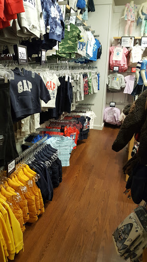 Clothing Store «Gap», reviews and photos, 18511 Outlet Blvd, Chesterfield, MO 63005, USA