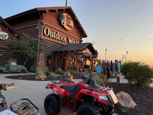 Bass Pro Shops, 1000 Bass Pro Dr NW, Altoona, IA 50009, USA, 