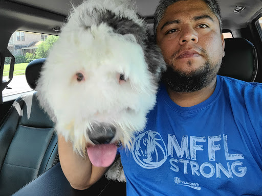 Pet Store «Oak Clips Pet Boutique & Grooming», reviews and photos, 502 N Edgefield Ave, Dallas, TX 75208, USA