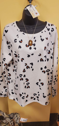 Clothing Store «Passion For Fashion», reviews and photos, 12767 Chillicothe Rd, Chesterland, OH 44026, USA