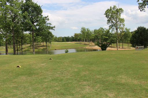 Golf Club «Dixie Oaks Golf Club», reviews and photos, 76 Pleasant Garden Rd, Summertown, TN 38483, USA
