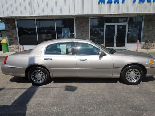 Used Car Dealer «TRI City Auto Mart», reviews and photos, 617 E New Cir Rd, Lexington, KY 40505, USA