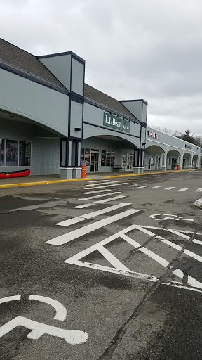 Clothing Store «L.L. Bean Outlet», reviews and photos, 45 Lafayette Rd, North Hampton, NH 03862, USA