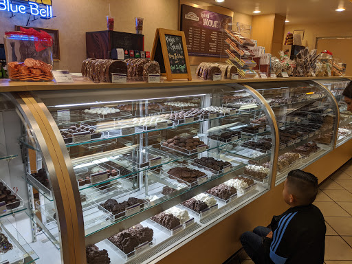 Chocolate Shop «Rocky Mountain Chocolate», reviews and photos, 522 River Walk St, San Antonio, TX 78205, USA