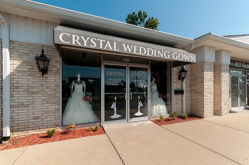 Crystal Wedding Gown, 4111 Oechsli Ave, Louisville, KY 40207, USA, 