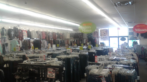 Clothing Store «Factory Connection», reviews and photos, 507 Ellington Dr, Lafayette, TN 37083, USA