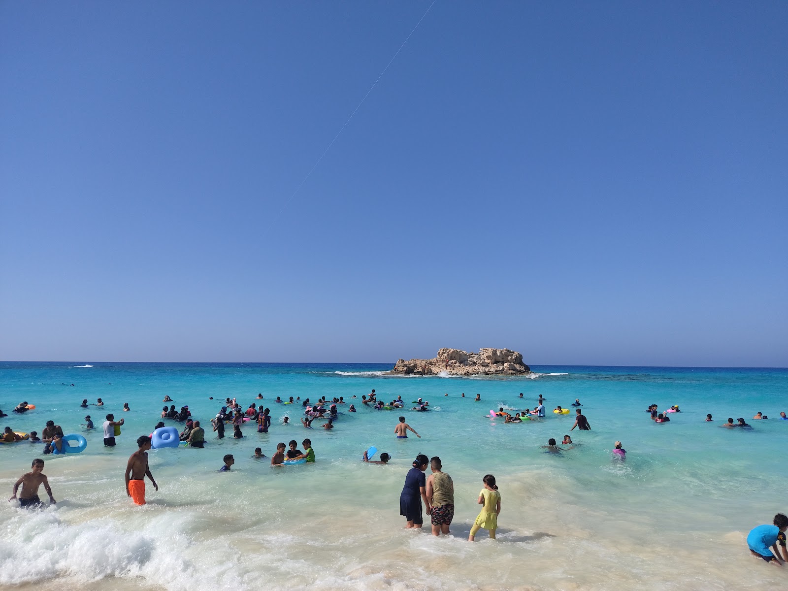 Fotografie cu Matrouh Beach - locul popular printre cunoscătorii de relaxare