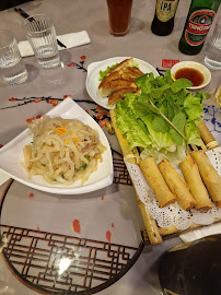 Rouleau de printemps du Restaurant chinois Yummy Noodles 渔米酸菜鱼 川菜 à Paris - n°2