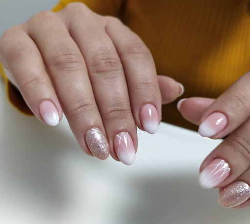 Beganur, salón de manicura, pedicura,uñas acrilicas, uñas de gel, extensiones de pestañas y depilación en Santiago de Compostela