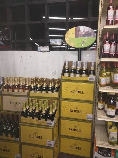 Liquor Store «Amity Babylon Warehouse Wine & Liquor», reviews and photos, 860 Montauk Hwy, Copiague, NY 11726, USA