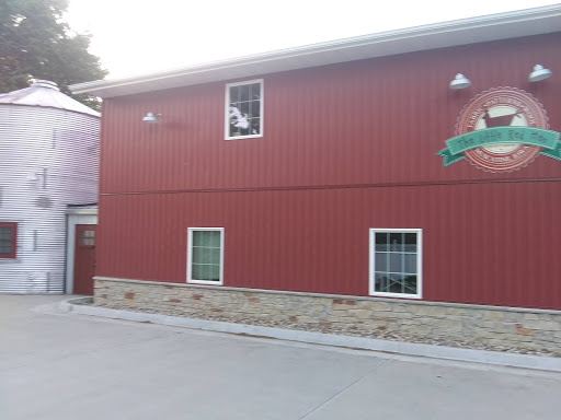 Quilt Shop «The Little Red Hen», reviews and photos, 612 Hope Ave, Muscatine, IA 52761, USA