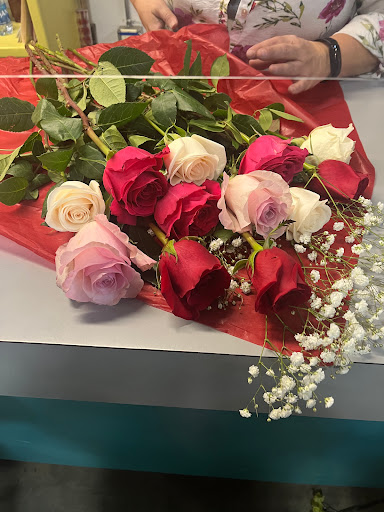 Florist «Artistic Flowers & Gifts», reviews and photos, 6821 Broadway, Denver, CO 80221, USA