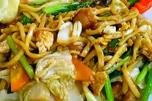 Bakmi Windan Khas Surabaya image