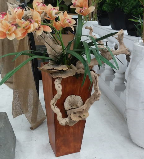 Florist «State Street Flowers & More», reviews and photos, 8401 State St, South Gate, CA 90280, USA