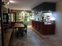 Atmosphère du L’aubergiste ( Épicerie, Restaurant, Chambres d’hôtes) à Corcelles-les-Arts - n°3