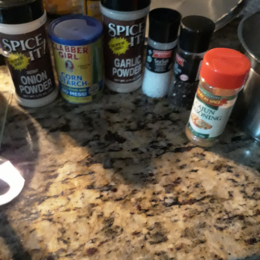 Grocery Store «The Salvage Store Discount Grocery», reviews and photos, 5821 Jefferson Hwy, New Orleans, LA 70123, USA