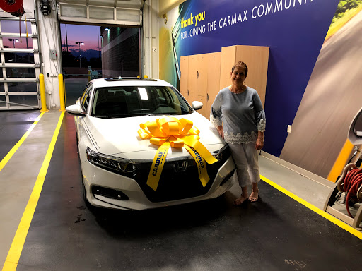 Used Car Dealer «CarMax», reviews and photos, 4900 Pointe Pkwy, Warrensville Heights, OH 44128, USA