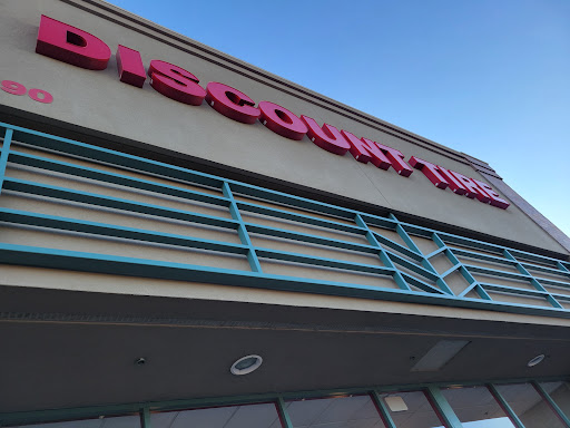 Tire Shop «Discount Tire Store - Glendale, AZ», reviews and photos, 5990 W Behrend Dr, Glendale, AZ 85308, USA