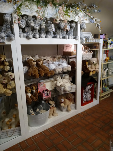 Florist «Viviano Flower Shop», reviews and photos, 32050 Harper Ave, St Clair Shores, MI 48082, USA