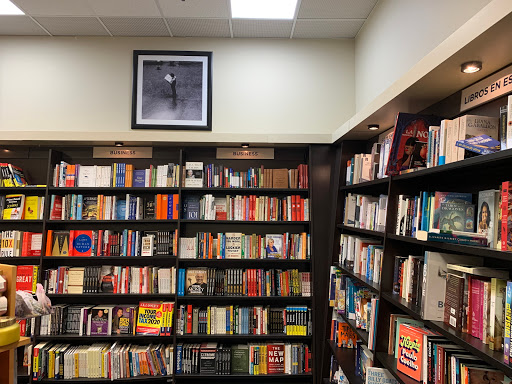 Book Store «Books-A-Million», reviews and photos, 6170 W Grand Ave #309, Gurnee, IL 60031, USA