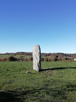 Menhir de Callac à Saint-Gilles-Vieux-Marché