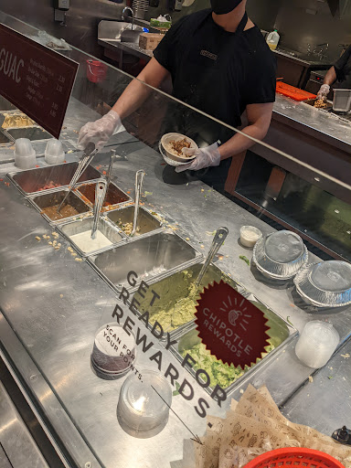 Mexican Restaurant «Chipotle Mexican Grill», reviews and photos, 4402 Montgomery Rd, Cincinnati, OH 45212, USA