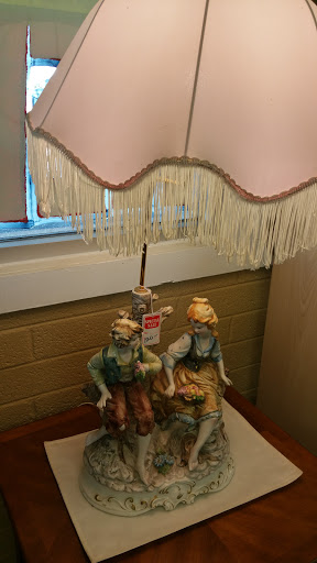 Furniture Store «Help U Sell Furniture & Consignment», reviews and photos, 4444 Stockton Hill Rd, Kingman, AZ 86409, USA