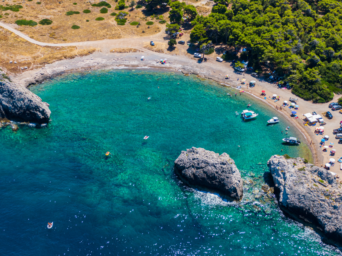 Fotografija Mylokope beach z prostorni večplastni zalivi