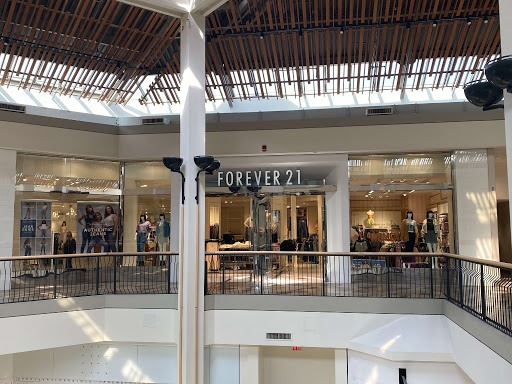 Forever 21, 26300 Cedar Rd #2370, Beachwood, OH 44122, USA, 